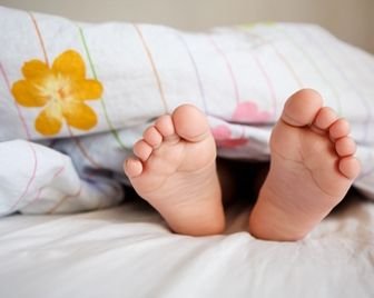 Недостаток сна у детей способствует ожирению