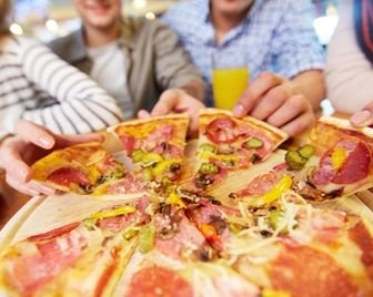 Почему выгоднее заказывать большую пиццу?