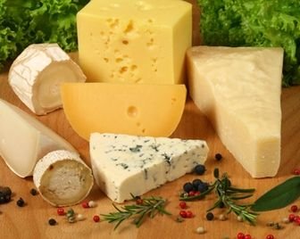 Британская девушка страдает от хронической боязни сыра